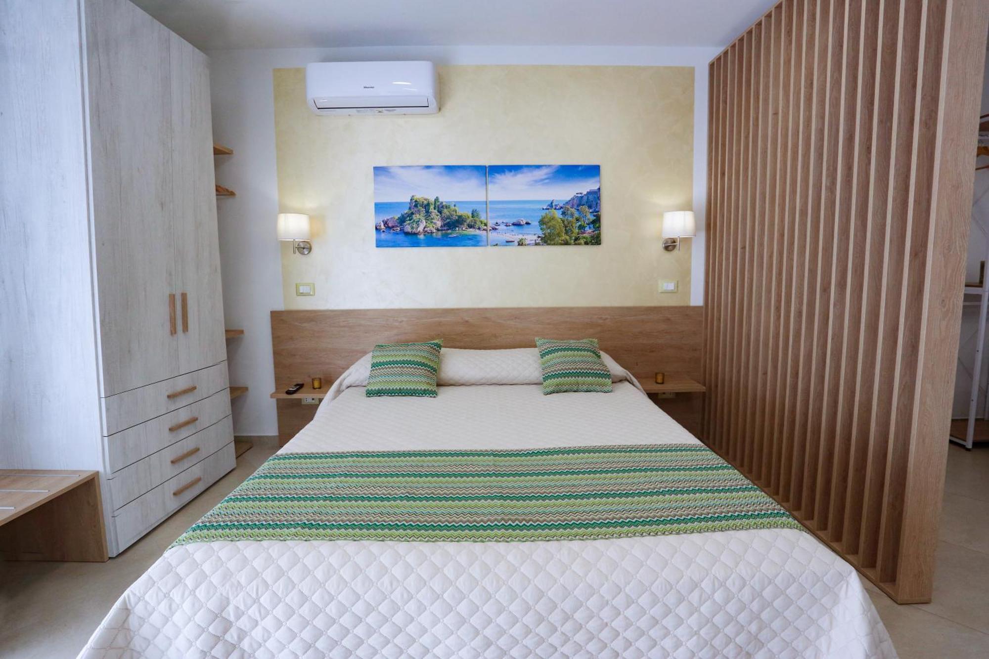 Theos Holidays Apartments Giardini Naxos Exterior foto