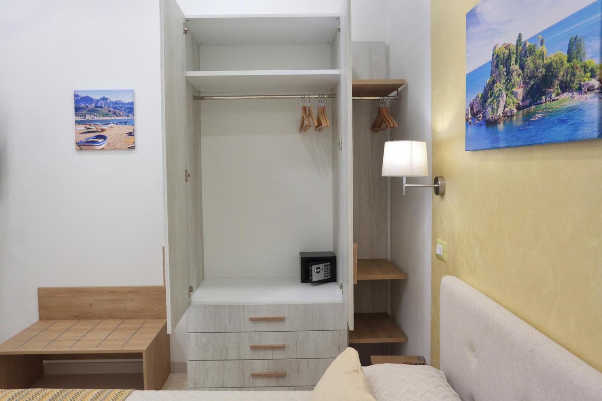 Theos Holidays Apartments Giardini Naxos Exterior foto