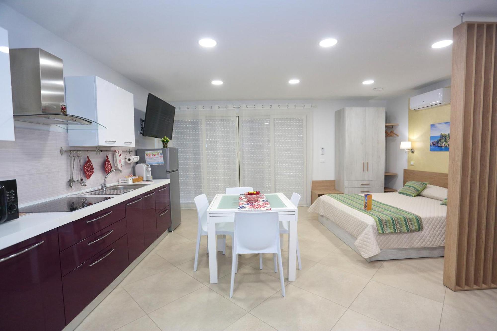 Theos Holidays Apartments Giardini Naxos Exterior foto
