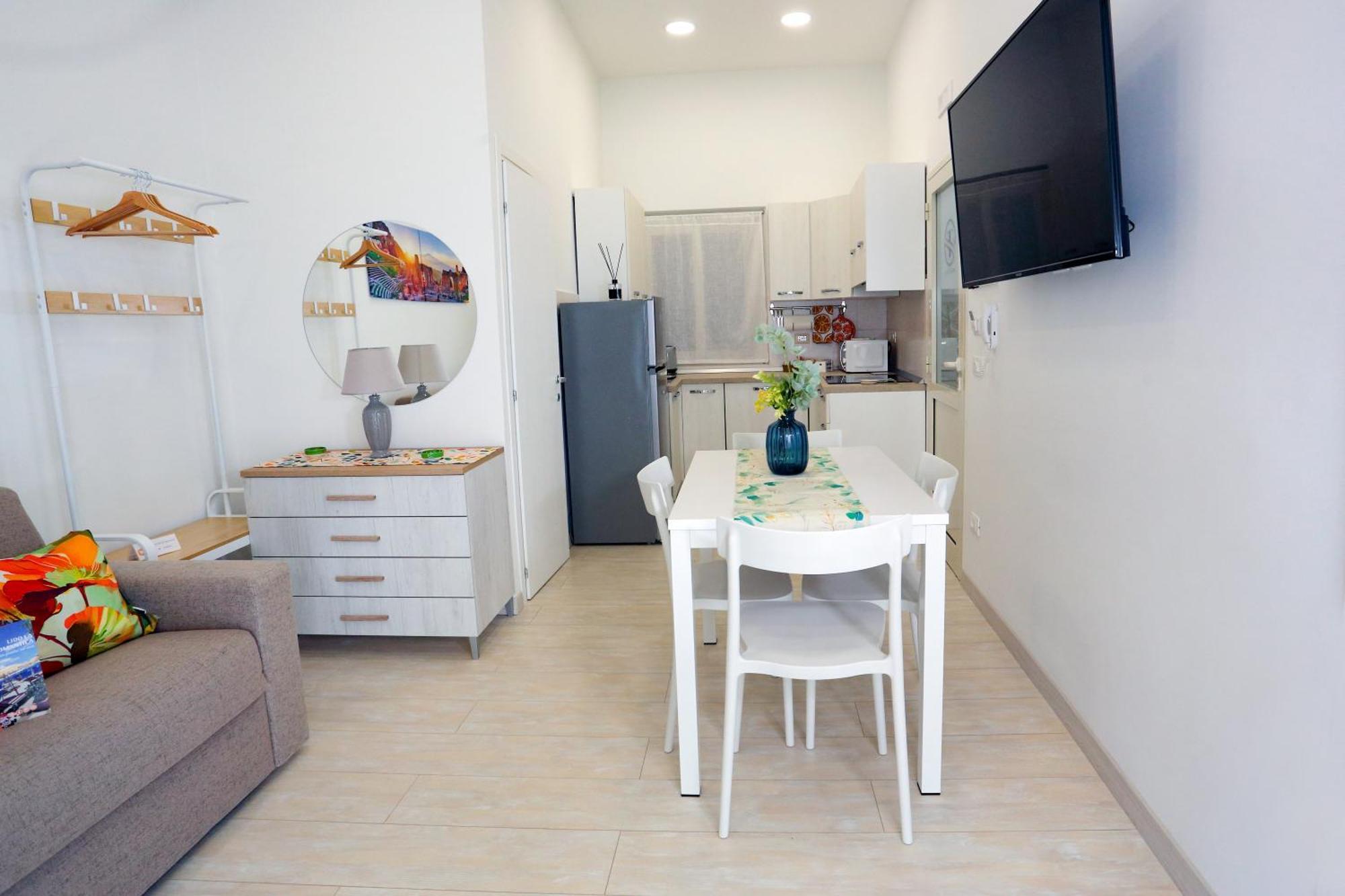 Theos Holidays Apartments Giardini Naxos Exterior foto